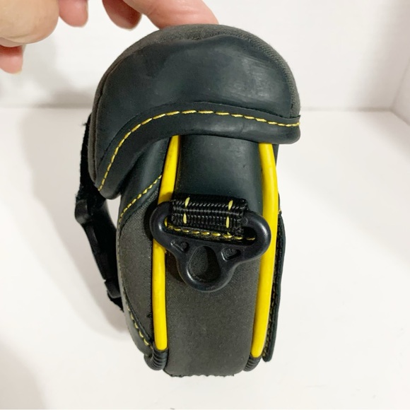 Body Glove Sport Heavy Duty Compact Camera Case Bag Faux Leather and Neoprene - Picture 11 of 14